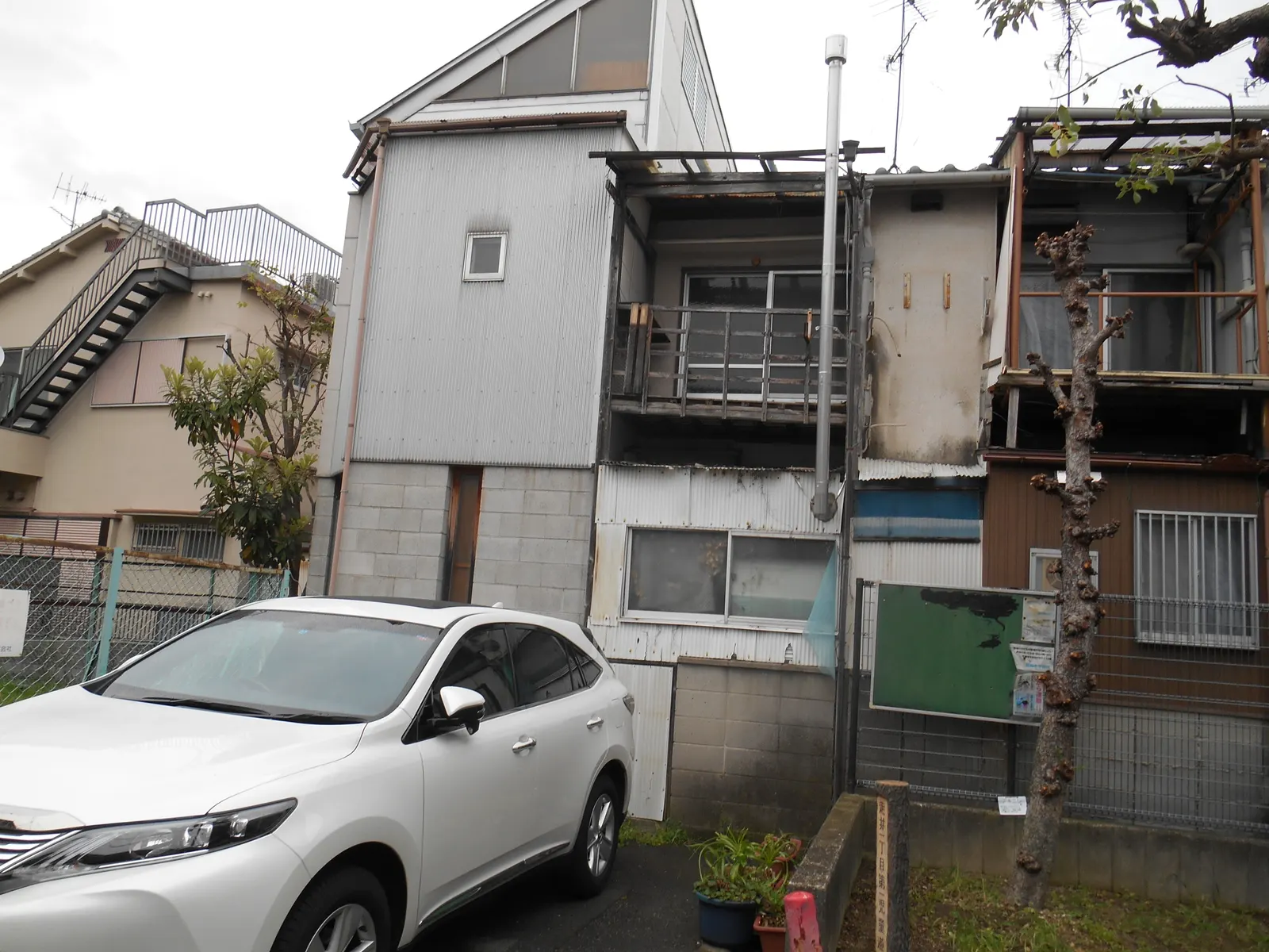 和泉市 A様邸の外壁修理・塗装(施工前)
