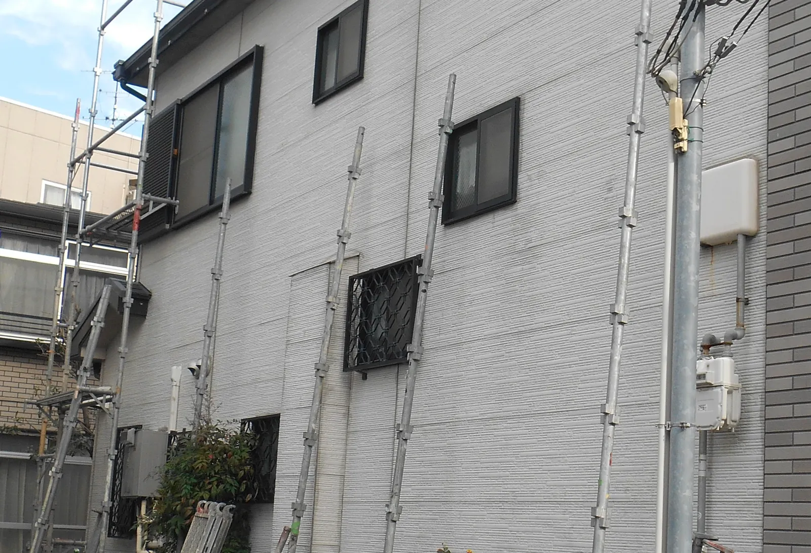 兵庫県尼崎市 E様邸の外壁塗装・施工前の写真2