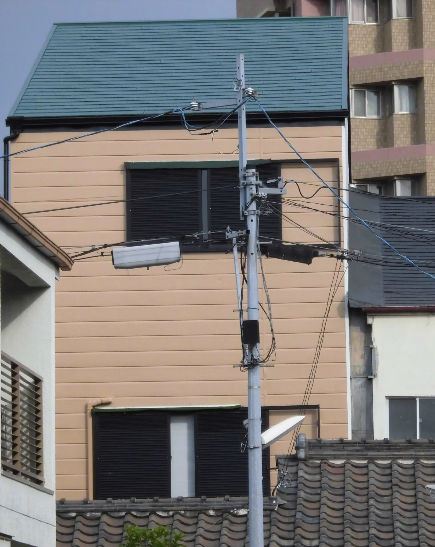 兵庫県尼崎市 T様邸の外壁・屋根塗装・施工後の写真